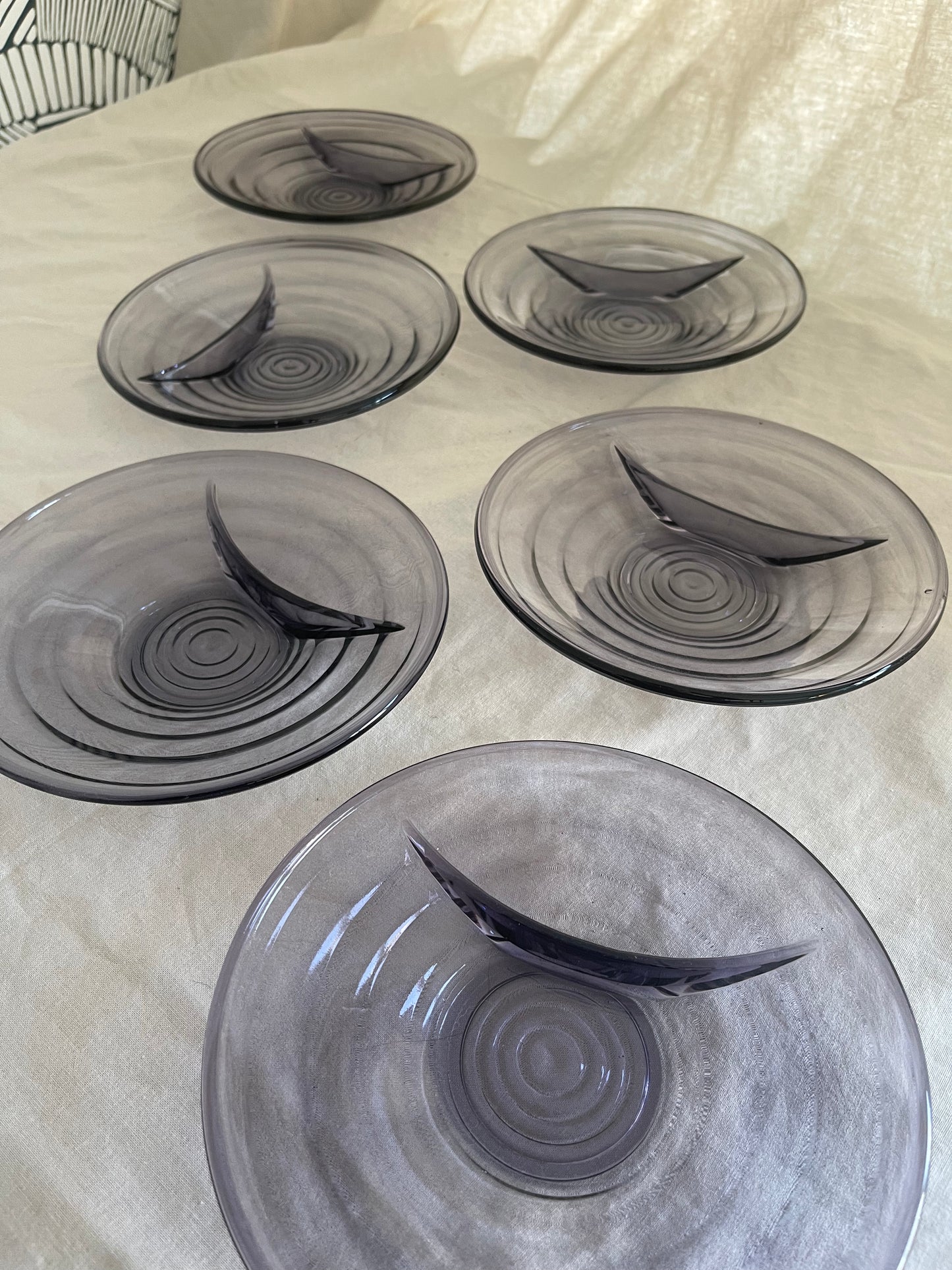 Purple plates with dip edge | Vintage table decoration